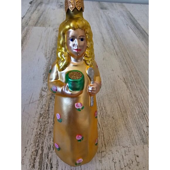 Patricia breen ? girl bowl spoon Carnation ornament Xmas tree - Picture 1 of 8